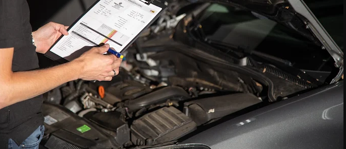 APK-keuring van een auto bij Garage van Vroenhoven in Haghorst